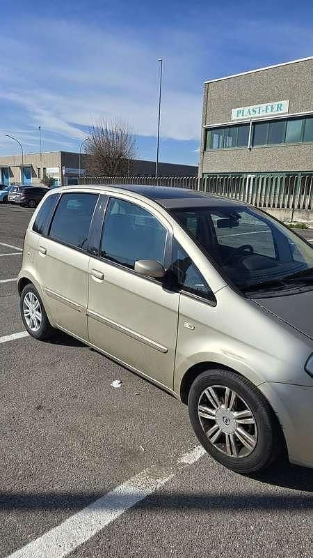 Usata Lancia Musa 77 CV (56 kW) 2007 Beige Monovolume