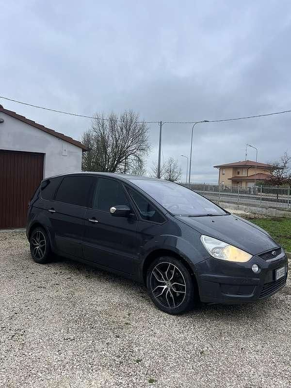 Usata Ford S-MAX S 140 CV (102 kW) 2008 Blu Monovolume