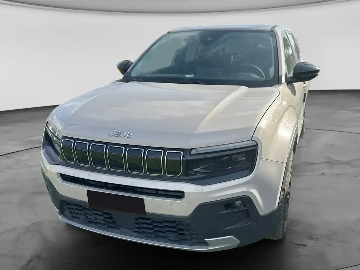 Usata Jeep Avenger Summit 100 CV (73 kW) 2025 Nero SUV