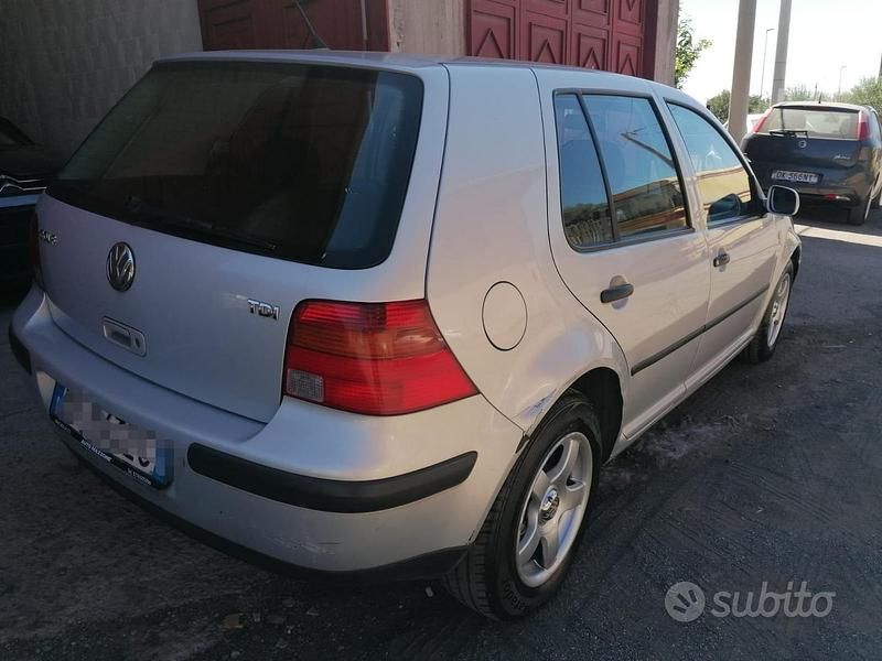 Usata VW Golf IV 90 CV (66 kW) 2000 Grigio Berlina