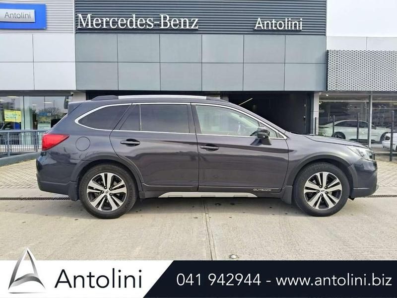 Usata Subaru Outback Premium 175 CV (128 kW) 2019 Grigio scuro Station wagon