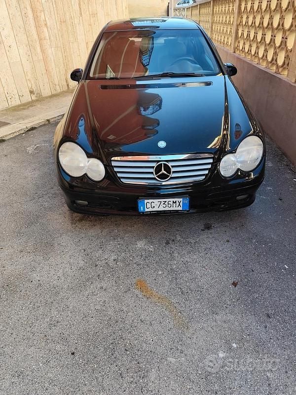 Nero Usata 2003 Mercedes C200 Avantgarde Coupé | 4500 € - Immagine 1/4