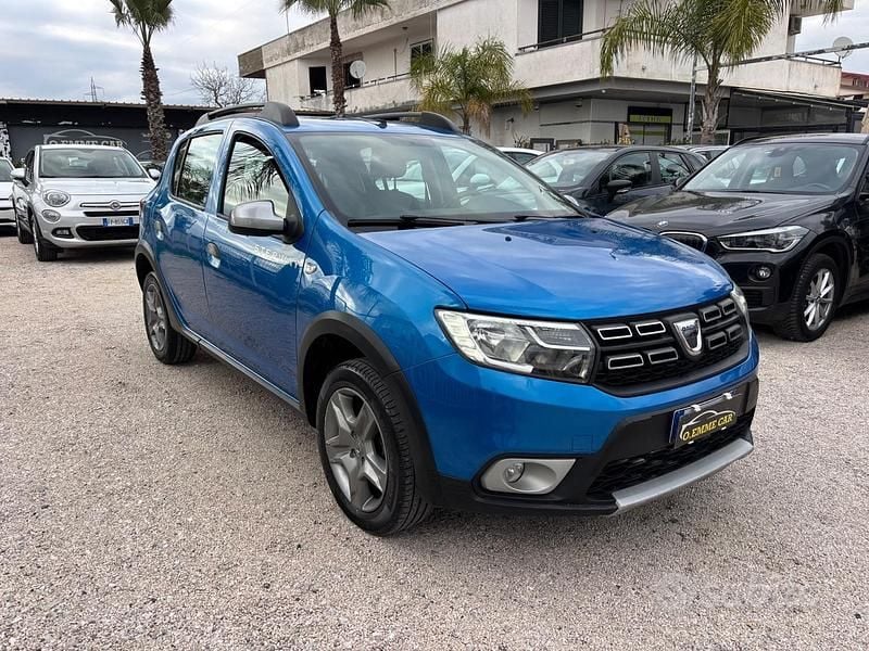 Usata Dacia Sandero Stepway 90 CV (66 kW) 2018 Blu Berlina