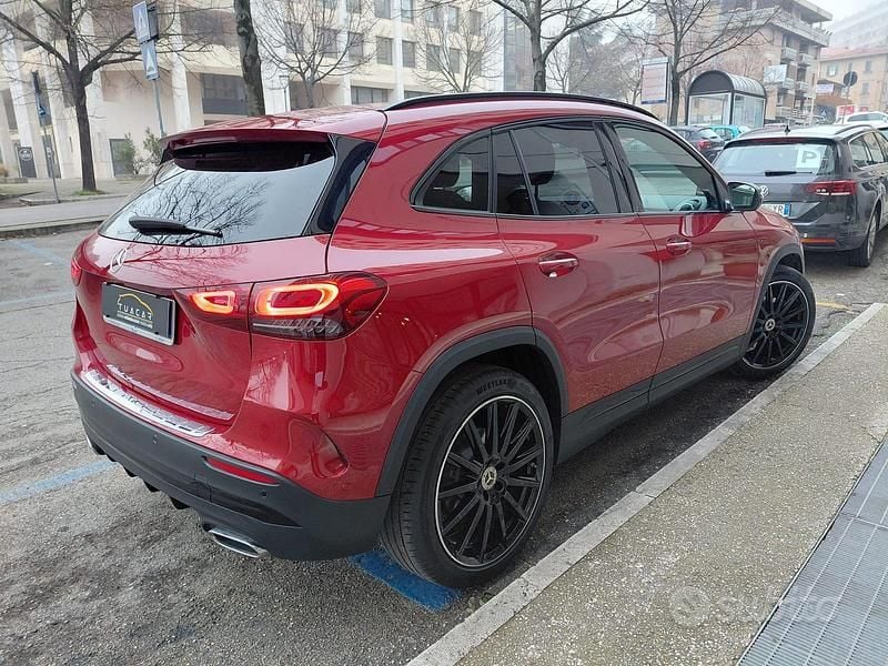 Usata Mercedes GLA200 AMG Line Premium 150 CV (110 kW) 2023 Rosso SUV