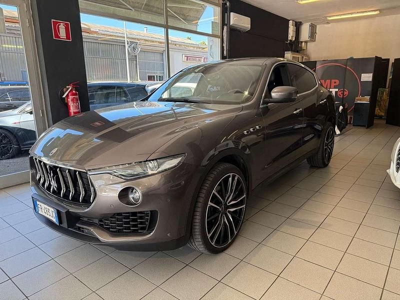 Usata Maserati Levante 250 CV (183 kW) 2018 Grigio SUV