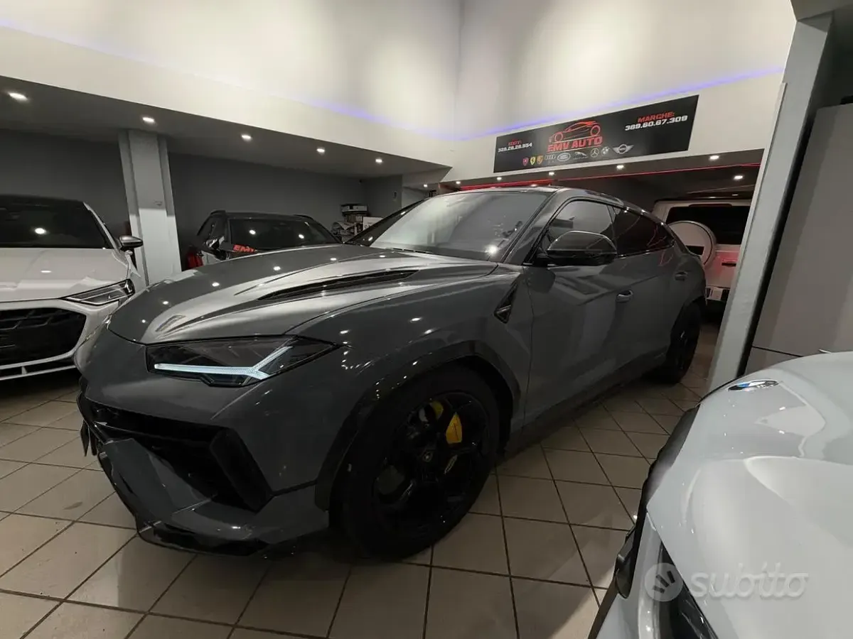 Usata Lamborghini Urus 666 CV (489 kW) 2022 Grigio SUV