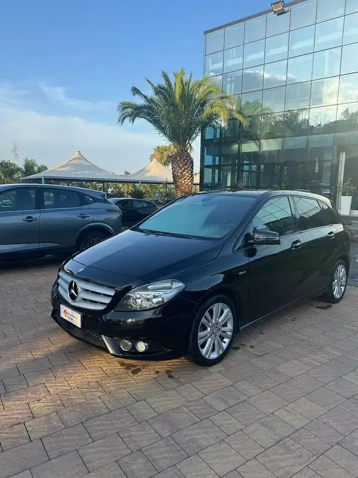 Usata Mercedes B180 Executive 109 CV (80 kW) 2012 Nero Utilitaria