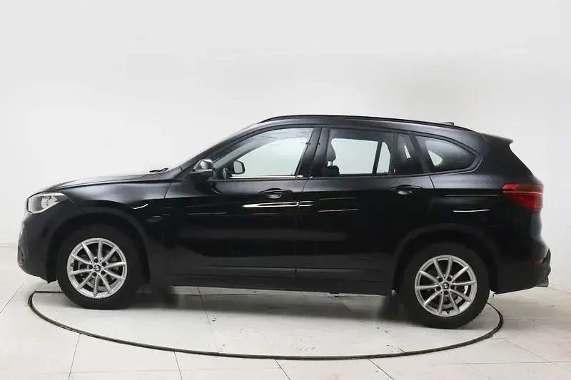 Gebraucht BMW X1 Efficient Dynamics 115 PS (84 kW) 2021 Gelb SUV