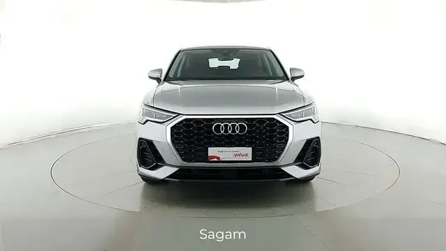 Usata Audi Q3 Sportback Business Plus 150 CV (110 kW) 2023 Argento riflesso SUV