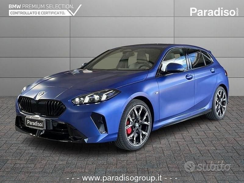Blu Nuova 2025 BMW 120 M Sport Due volumi | 41.900 € - Immagine 1/4