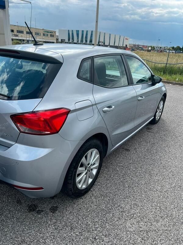 Usata Seat Ibiza Style 90 CV (66 kW) 2021 Grigio Berlina