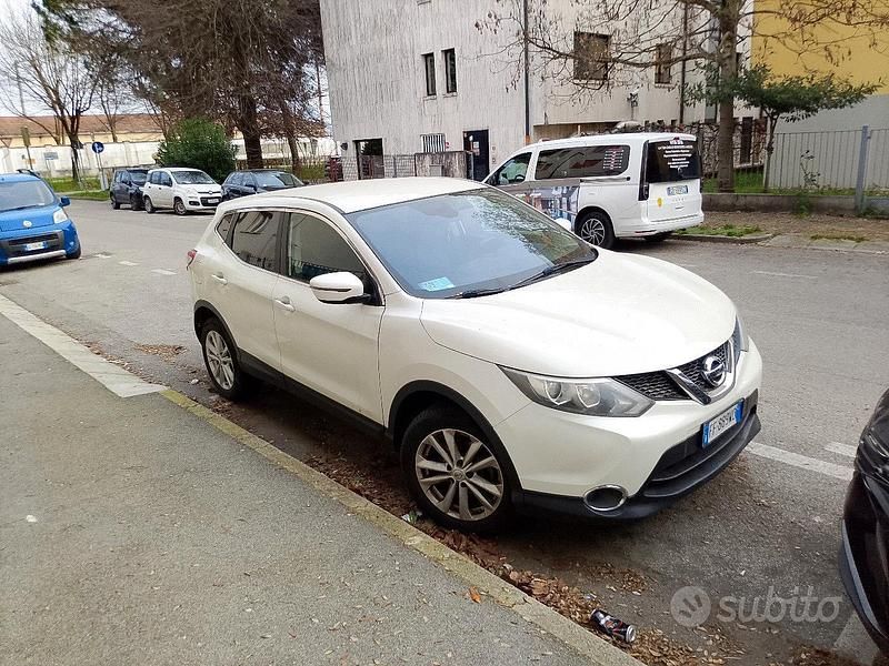 Usata Nissan Qashqai 131 CV (96 kW) 2016 Bianco SUV