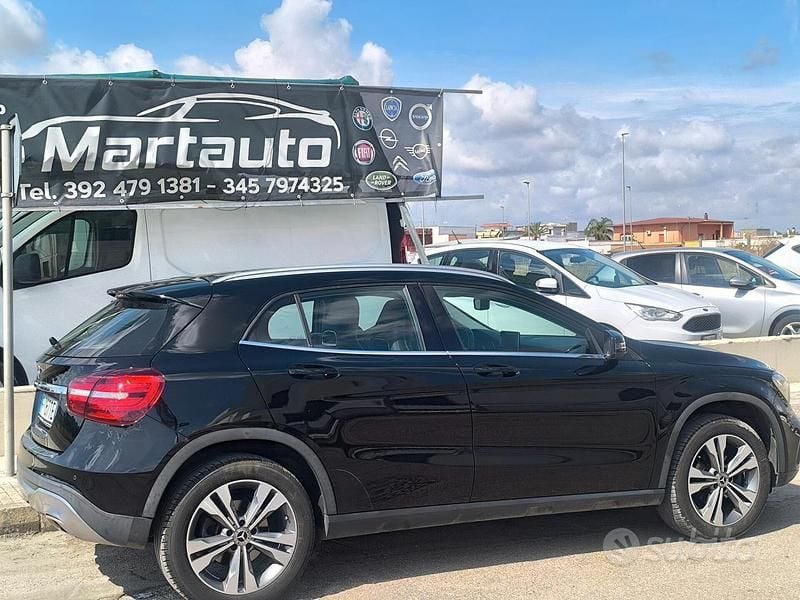 Usata Mercedes GLA180 Premium 110 CV (80 kW) 2018 Nero SUV