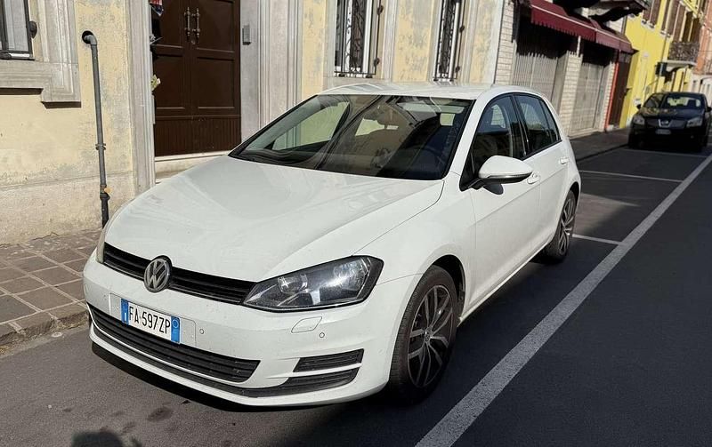 Usata VW Golf VII Comfortline 105 CV (77 kW) 2013 Berlina