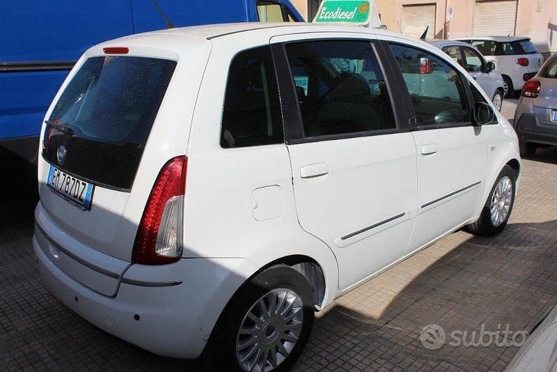 Usata Lancia Musa 95 CV (69 kW) 2012 Bianco Monovolume