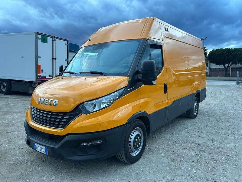Usata Iveco Daily 156 CV (114 kW) 2020 Giallo Furgone