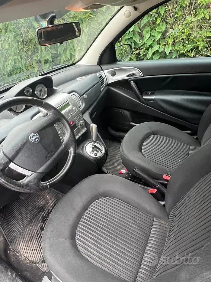 Usata Lancia Ypsilon 95 CV (69 kW) 2009 Nero Utilitaria