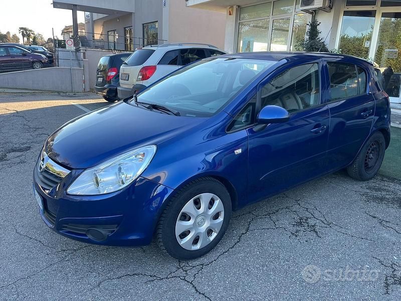 Usata Opel Corsa Cosmo 90 CV (66 kW) 2008 Blu Berlina