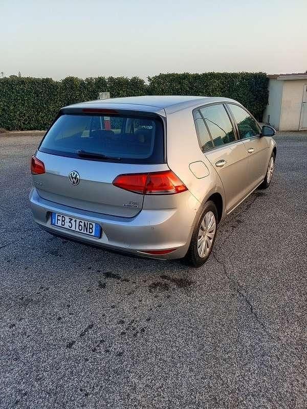 Usata VW Golf VII Trendline 110 CV (80 kW) 2016 Argento Berlina