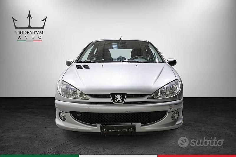 Begagnad Peugeot 206 68 HK (50 kW) 2005 Silver Sedan