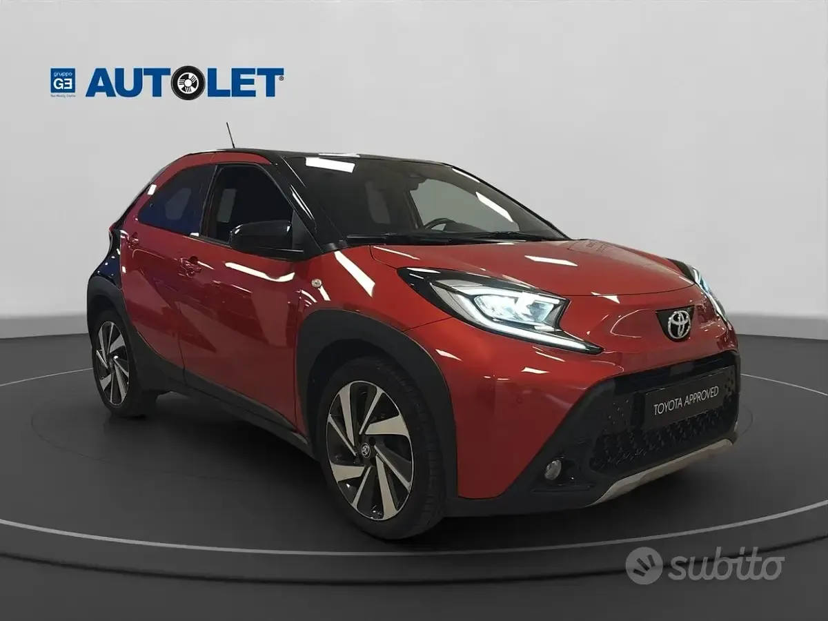 Usata Toyota Aygo X Lounge 72 CV (52 kW) 2022 Rosso SUV