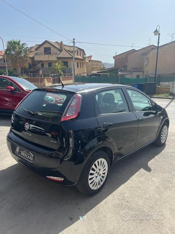 Usata Fiat Punto Evo Dynamic 95 CV (69 kW) 2010 Nero Utilitaria