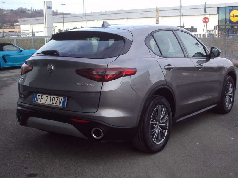 Usata Alfa Romeo Stelvio Super 209 CV (153 kW) 2018 Grigio SUV