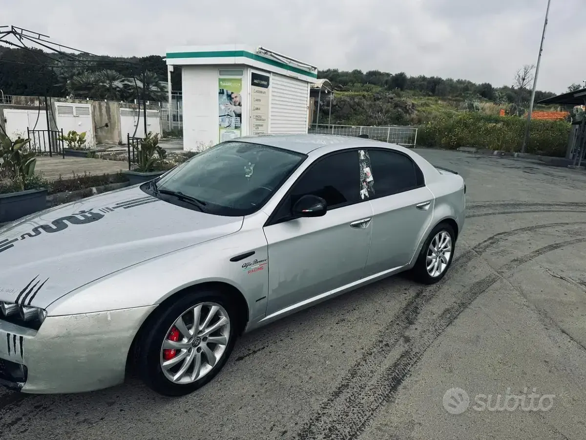 Usata Alfa Romeo 159 150 CV (110 kW) 2005 Grigio Berlina