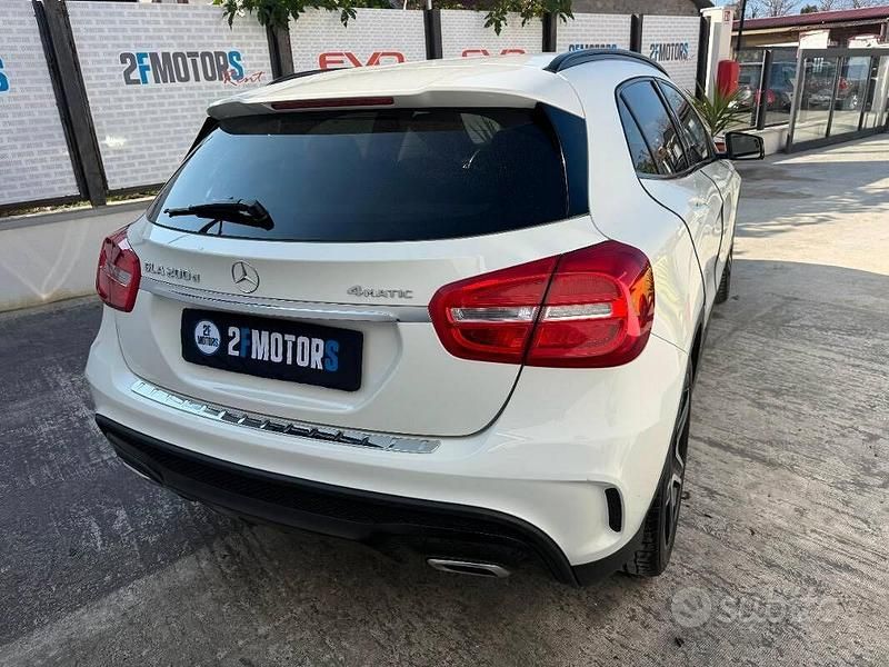 Usata Mercedes GLA200 Premium 136 CV (100 kW) 2016 Bianco SUV