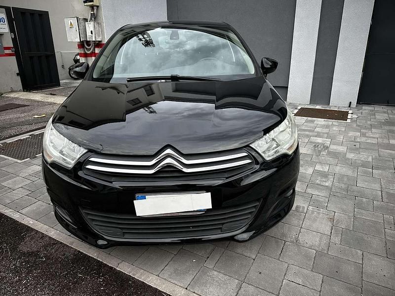 Other Usata 2012 Citroën C4 Business Class Tre volumi | 5900 € (Buon prezzo) - Immagine 1/4