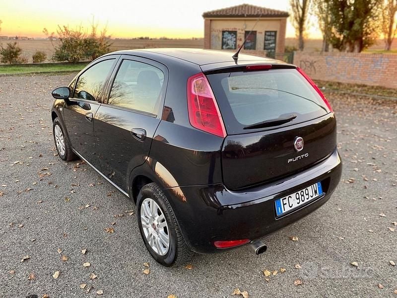 Usata Fiat Grande Punto 77 CV (56 kW) 2016 Nero Utilitaria