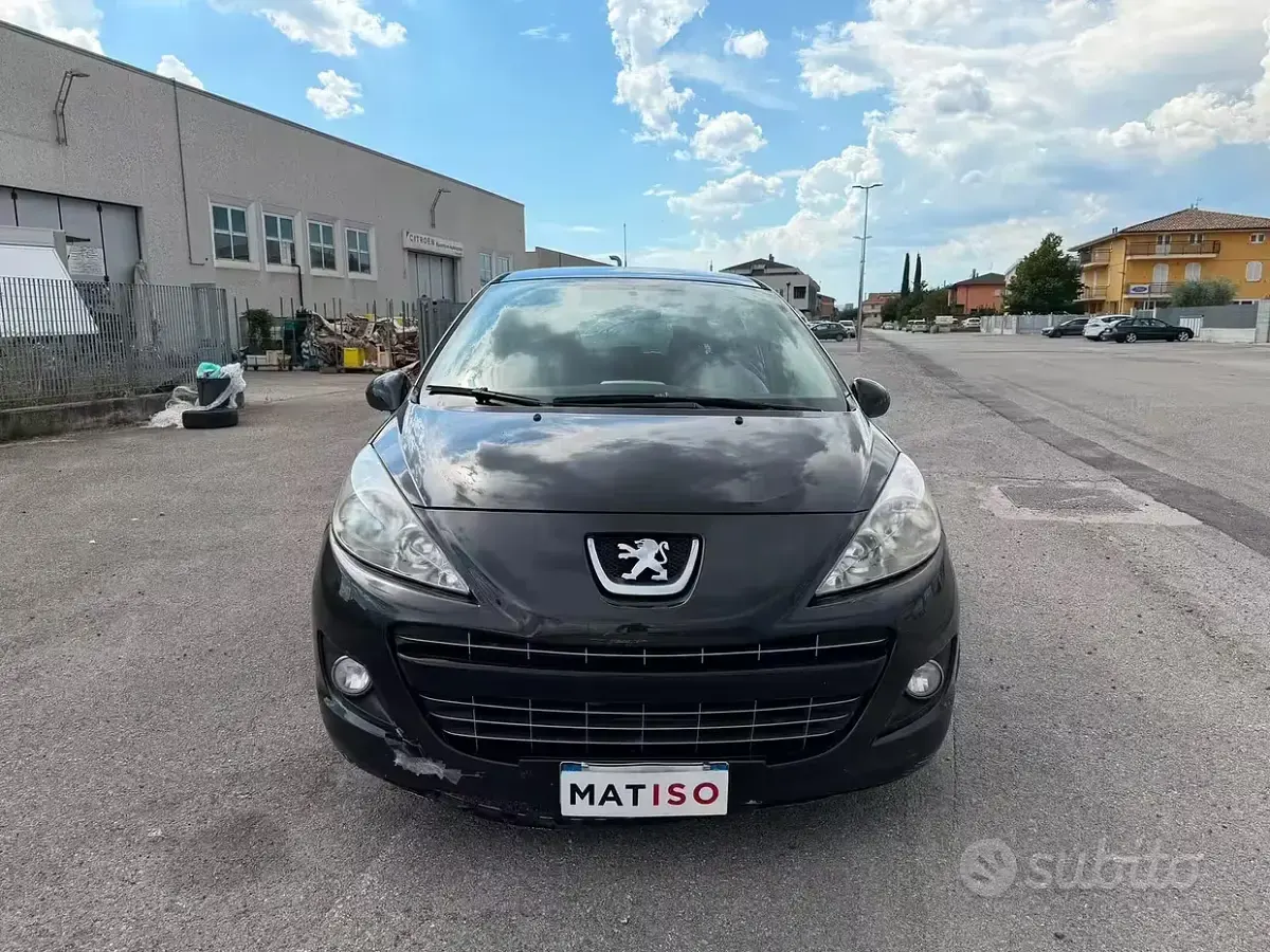 Usata Peugeot 207 68 CV (50 kW) 2011 Nero Berlina