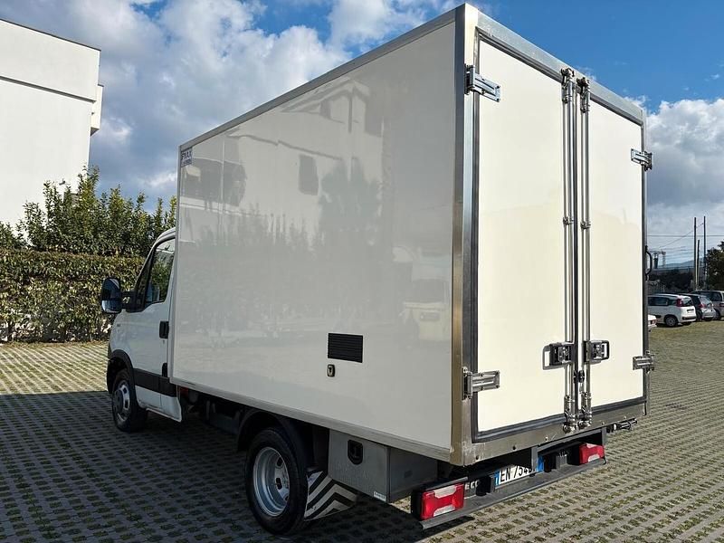 Usata Iveco Daily 145 CV (106 kW) 2012 Bianco