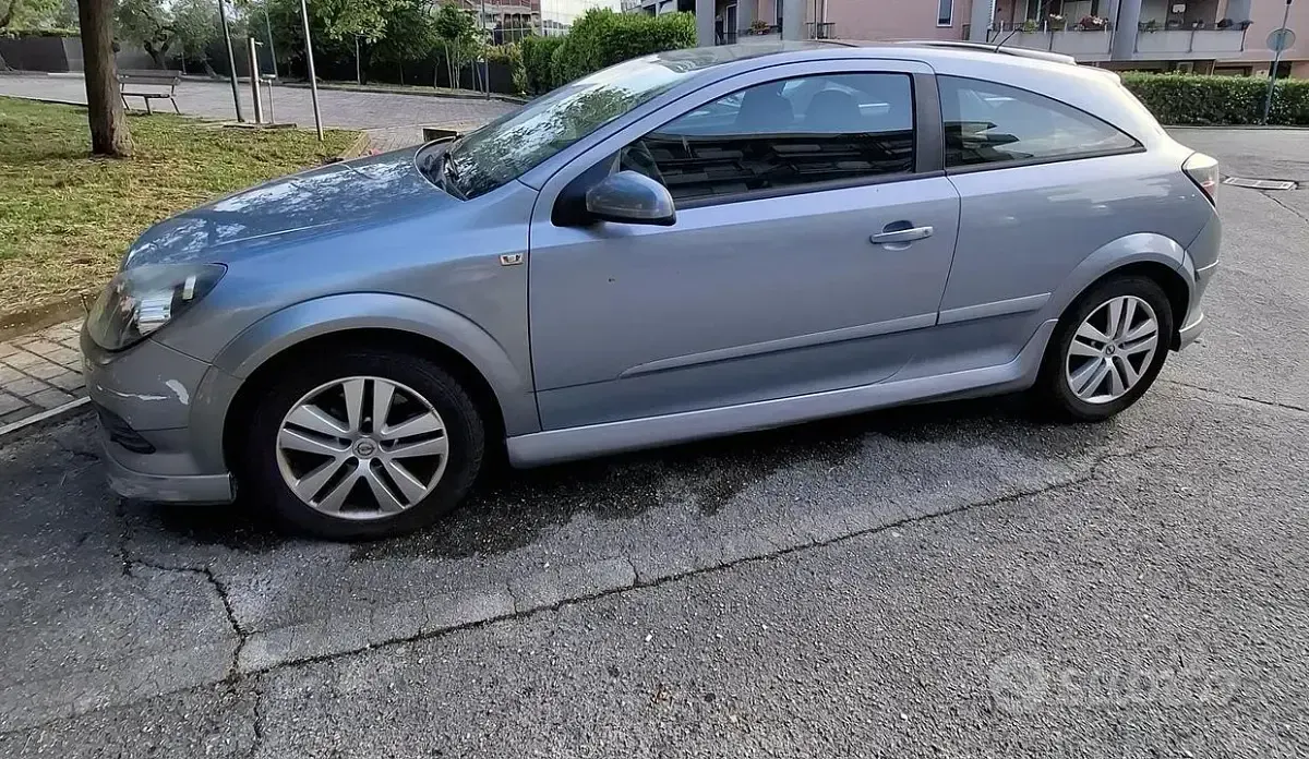 Usata Opel Astra 125 CV (91 kW) 2008 Grigio Berlina