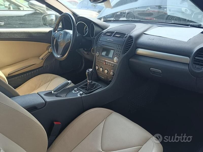 Usata Mercedes SLK200 184 CV (135 kW) 2011 Grigio Cabrio
