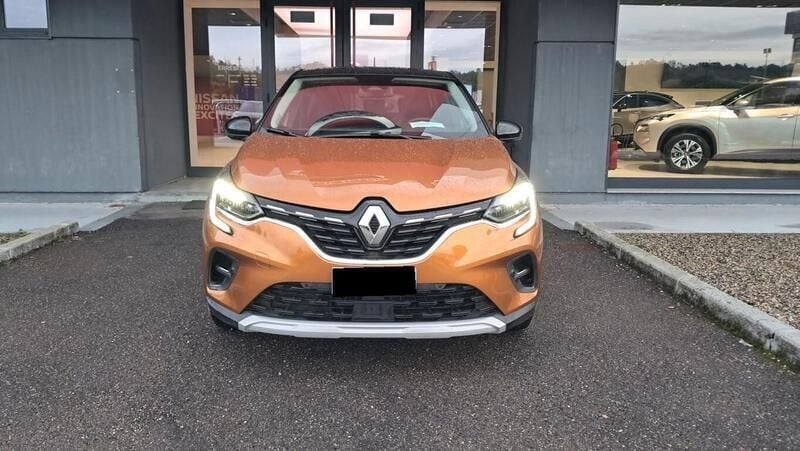 Usata Renault Captur Intens 93 CV (68 kW) 2021 Arancione SUV
