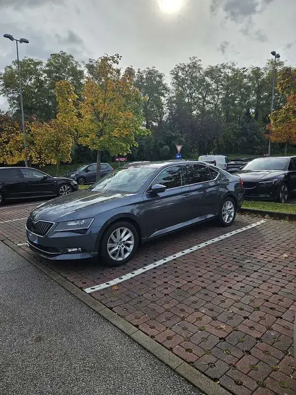 Usata Skoda Superb Executive 150 CV (110 kW) 2018 Berlina