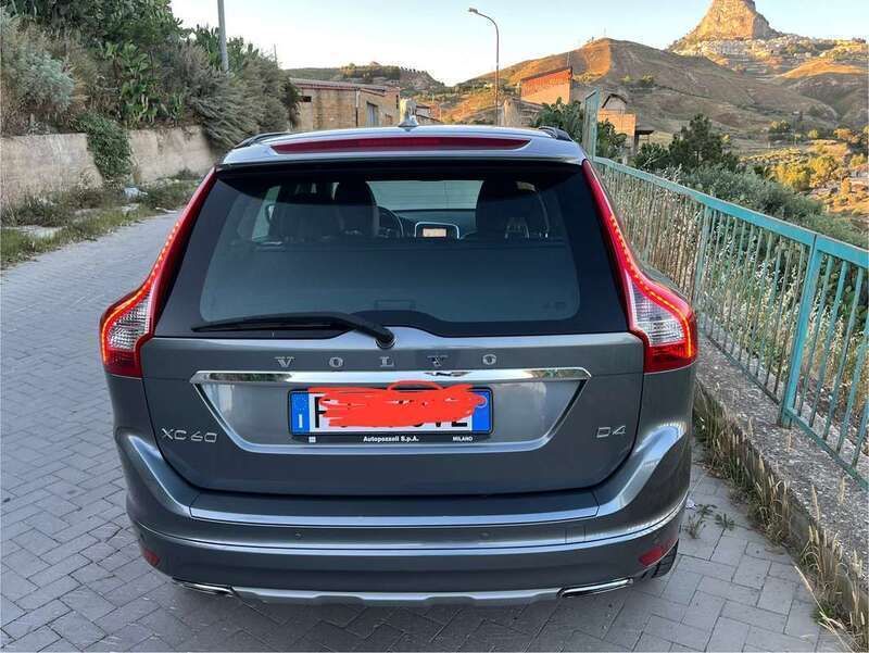 Usata 2017 Volvo XC60 Summum SUV | 14.900 € (Ottimo prezzo) - Immagine 1/4