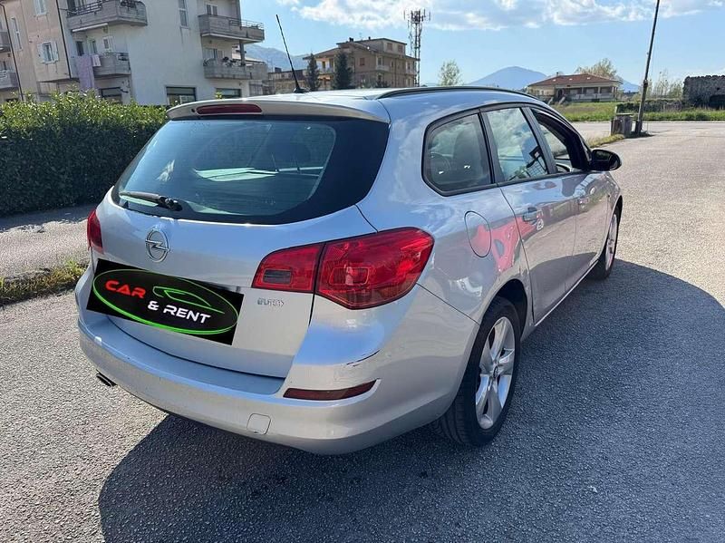 Gebraucht Opel Astra 140 PS (102 kW) 2013 Silber Kombi