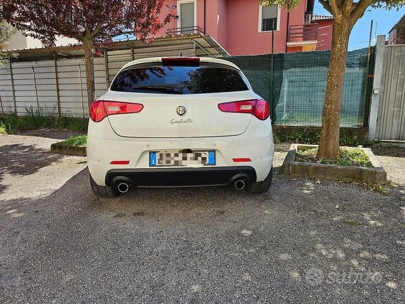 Usata Alfa Romeo Giulietta 170 CV (125 kW) 2011 Bianco Utilitaria