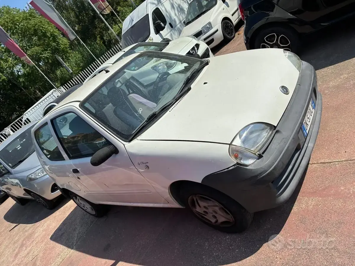 Usata Fiat 600 54 CV (39 kW) 2007 Bianco Utilitaria