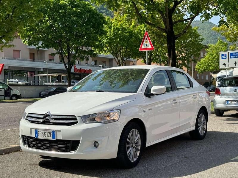Bianco metallizzato Usata 2016 Citroën C-Elysee I Exclusive Tre volumi | 7500 € (Buon prezzo) - Immagine 1/4