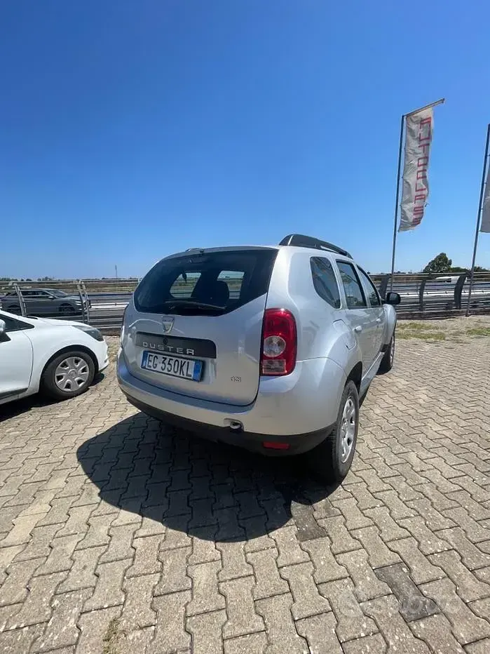 Usata Dacia Duster Lauréate 90 CV (66 kW) 2012 Grigio SUV