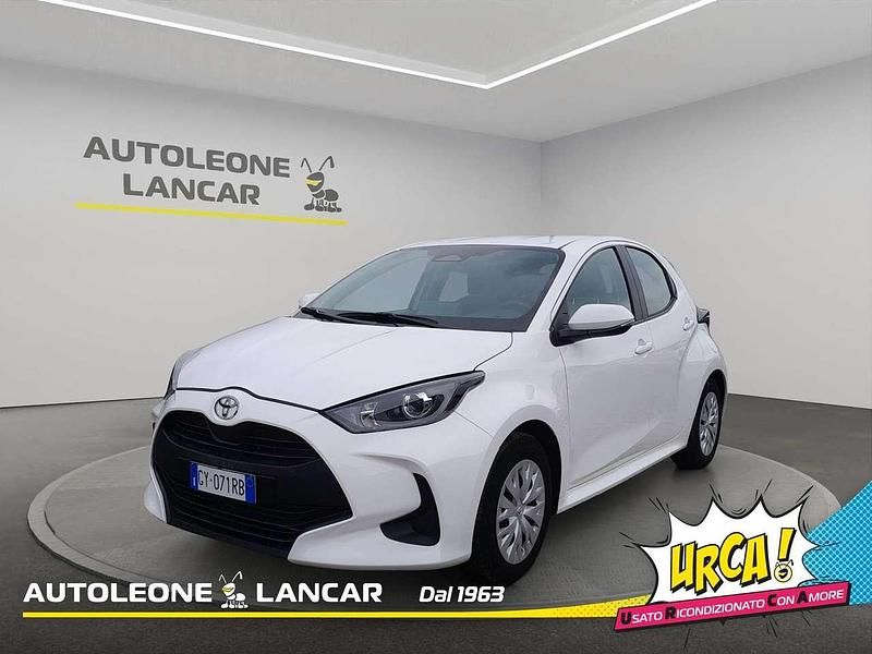 Usata Toyota Yaris Hybrid Active 92 CV (67 kW) 2025 Bianco Berlina