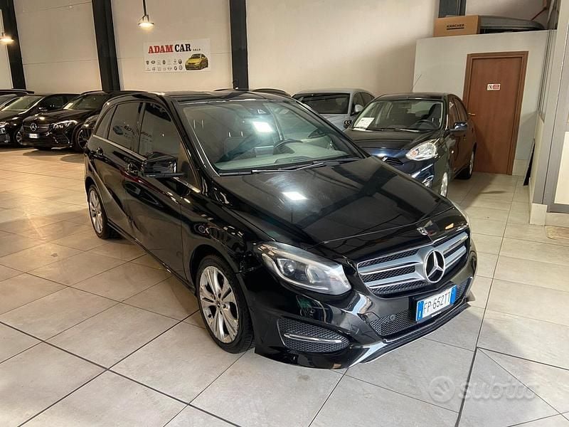 Usata Mercedes B180 109 CV (80 kW) 2018 Nero Monovolume