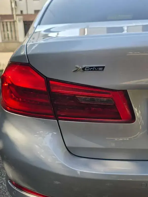 Usata BMW 530e Luxury Line 184 CV (135 kW) 2021 Argento Berlina