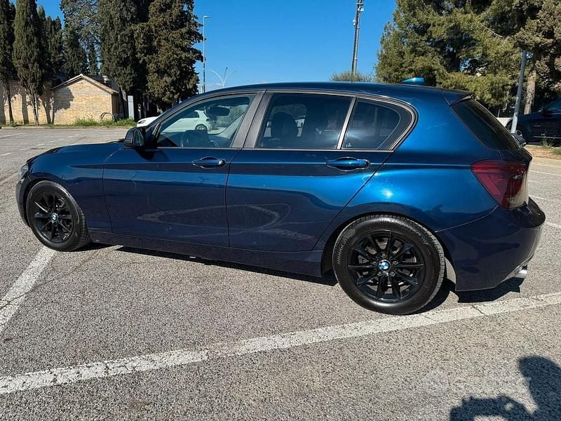 Usata BMW 118 Sport Line 143 CV (105 kW) 2012 Blu Utilitaria
