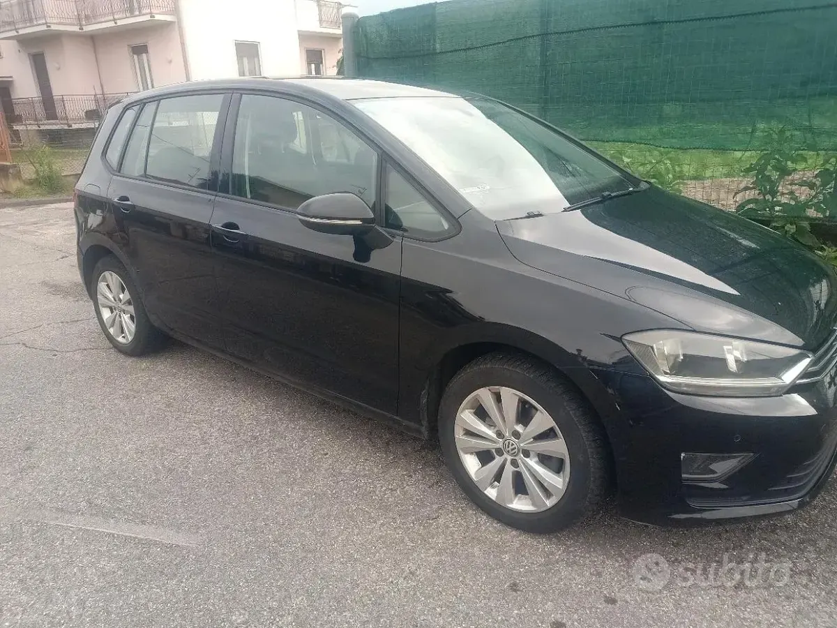 Usata VW Golf Sportsvan 110 CV (80 kW) 2015 Nero Monovolume