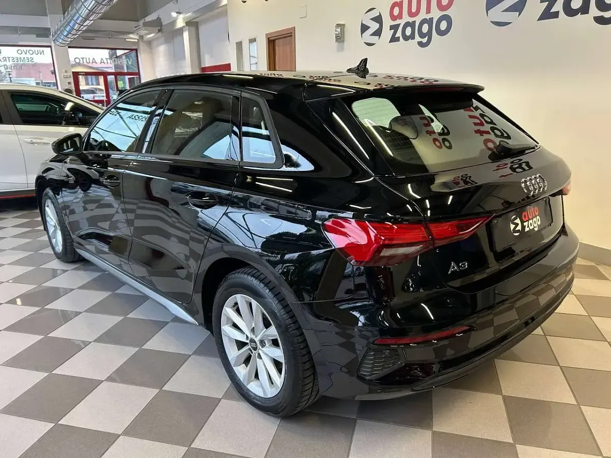 Usata Audi A3 Advanced 150 CV (110 kW) 2023 Nero metallizzato Berlina