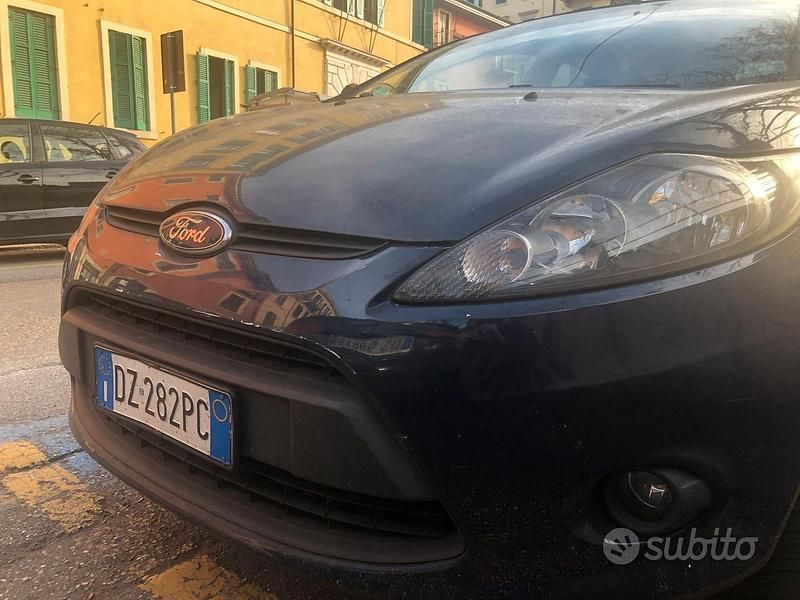 Usata Ford Fiesta 68 CV (50 kW) 2009 Blu Utilitaria